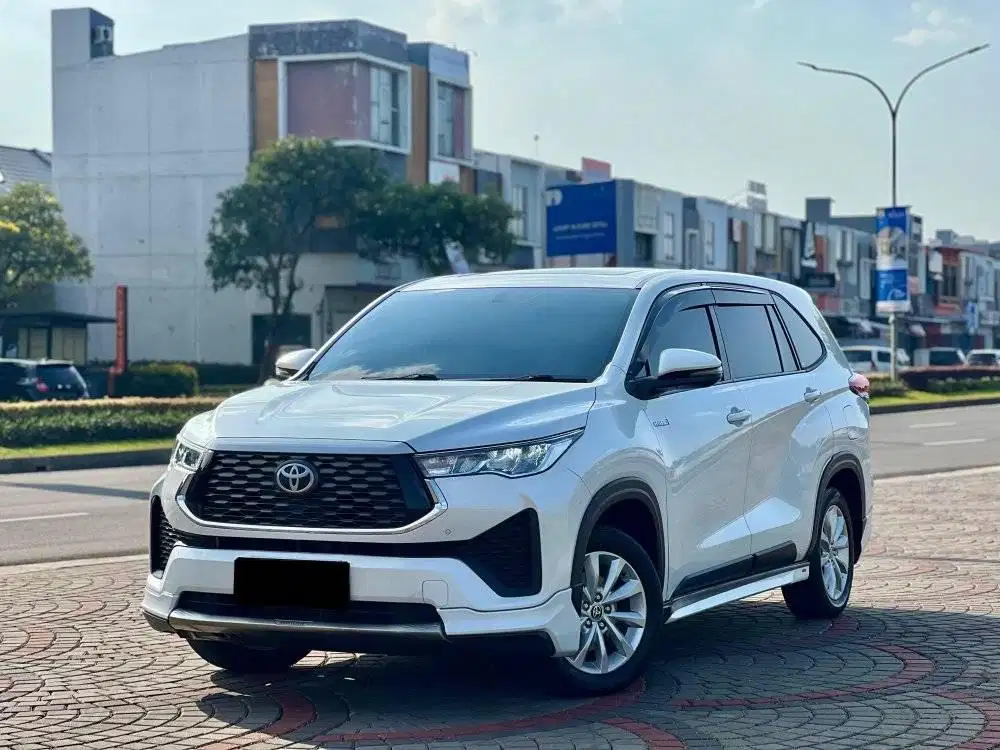 Toyota Innova Zenix V 2.0 Hybrid Modellista AT Matic 2023 KM 21ribu