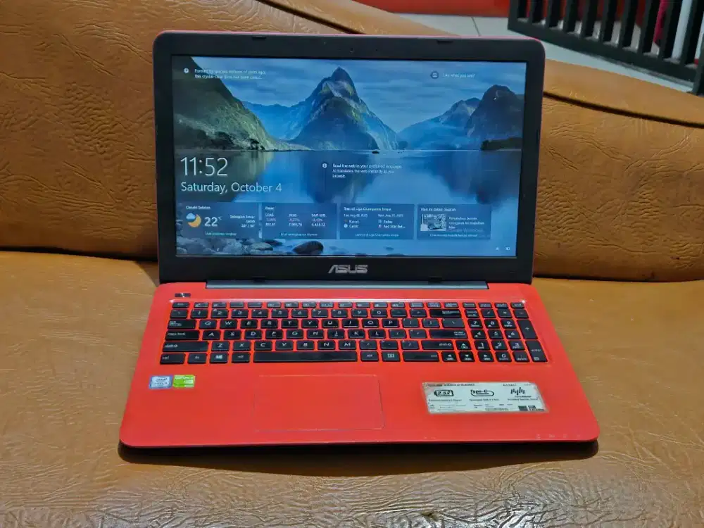 LAPTOP ASUS X556U CORE I5 GEN 6, RAM 8GB SSD 256GB NVIDIA 2GB MURAH