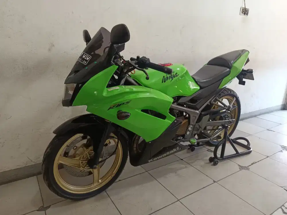 Kawasaki ninja RR new 2013 lengkap bagus