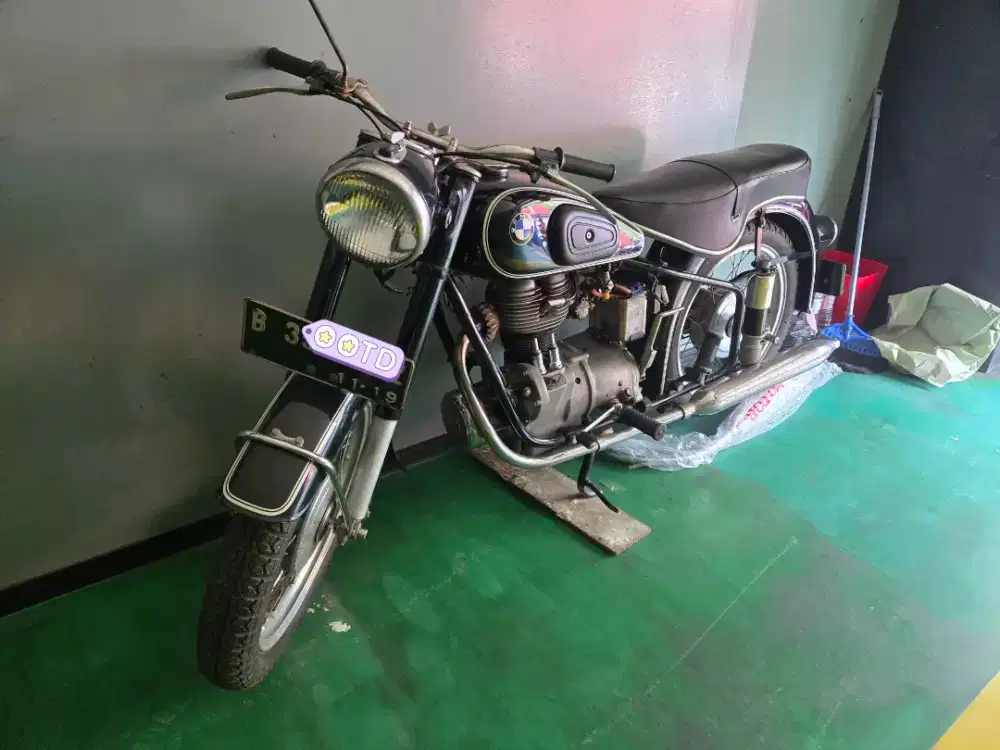 Dijual koleksi motor tua BMW R25/3
