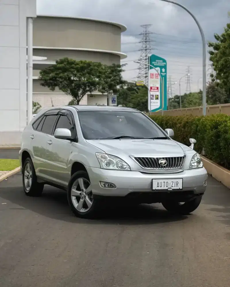Toyota Harrier 2.4 AT 2011 nik 2010.
