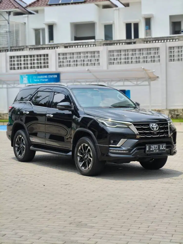 Toyota Fortuner VRZ 2.4 GR Diesel AT 2021 (Pajak Panjang)