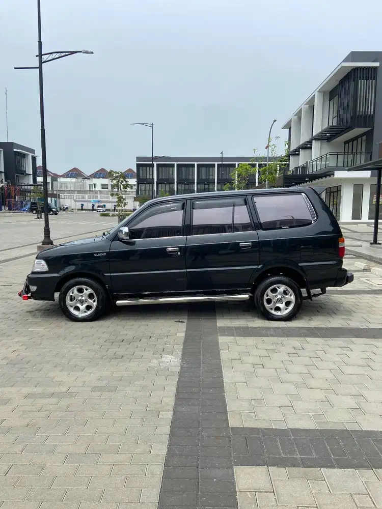 KIJANG LGX 1.8 M/T MENOLAK TUA. FULL AUDIO, START STOP ANGINE MULUS