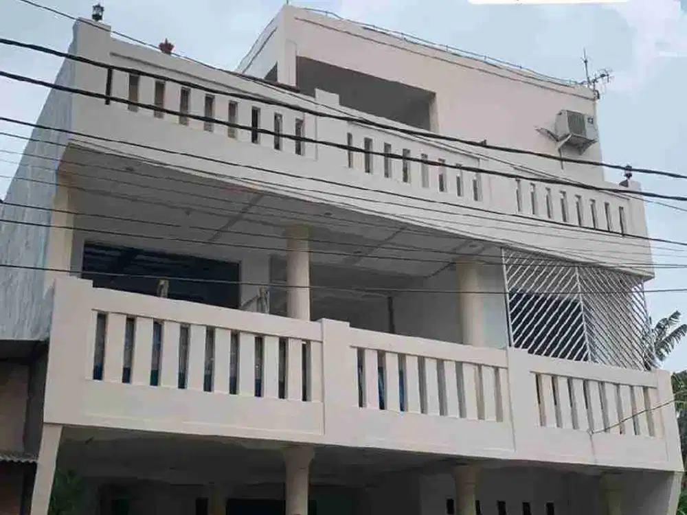 Dijual Rumah Besar 3 Lantai + Kost Aktif di Lokasi Strategis – Bekasi