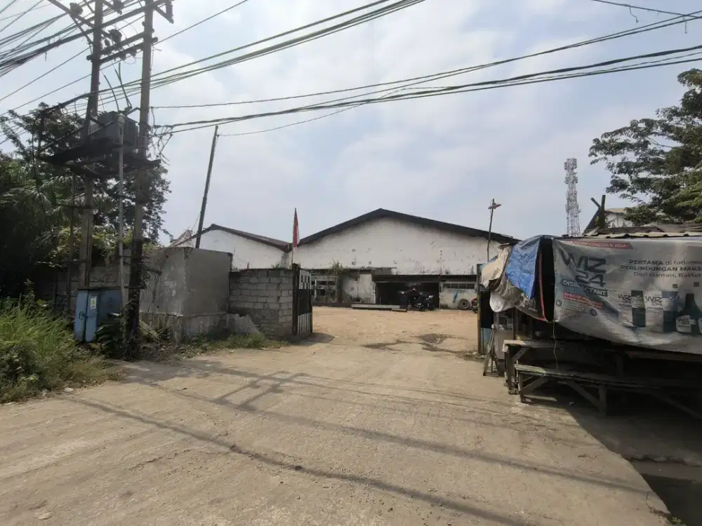 Gudang Luas Bagus di Raya Margomulyo Lokasi Strategis