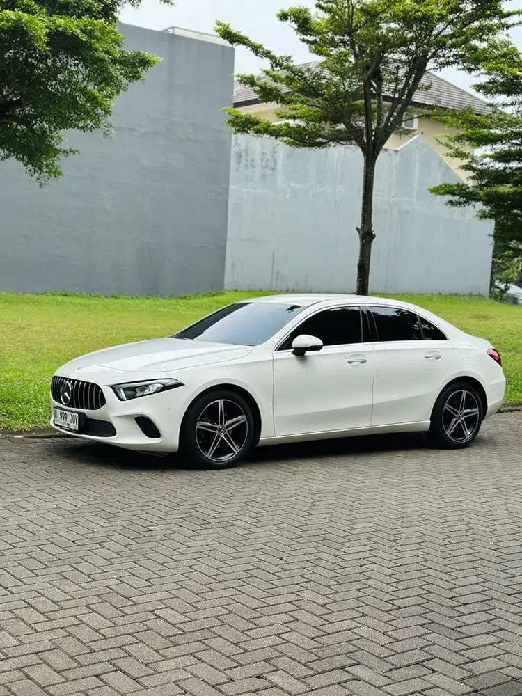 Mercedes Benz AMG CASH  Mbux 2023 Prog Line A200 Sedan Garansi On