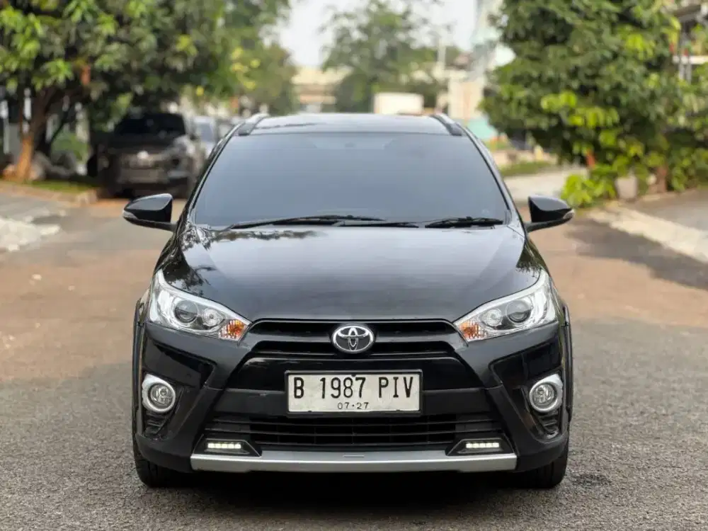 Yaris S TRD Heykers AT 2017 Hitam Metalik