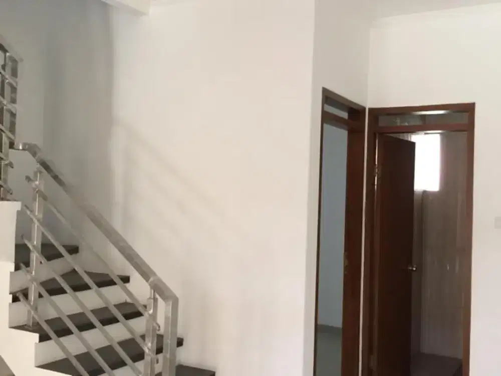 Rumah Baru 2 Lantai Tengah Kota di Area Buah Batu BKR dkt Lodaya