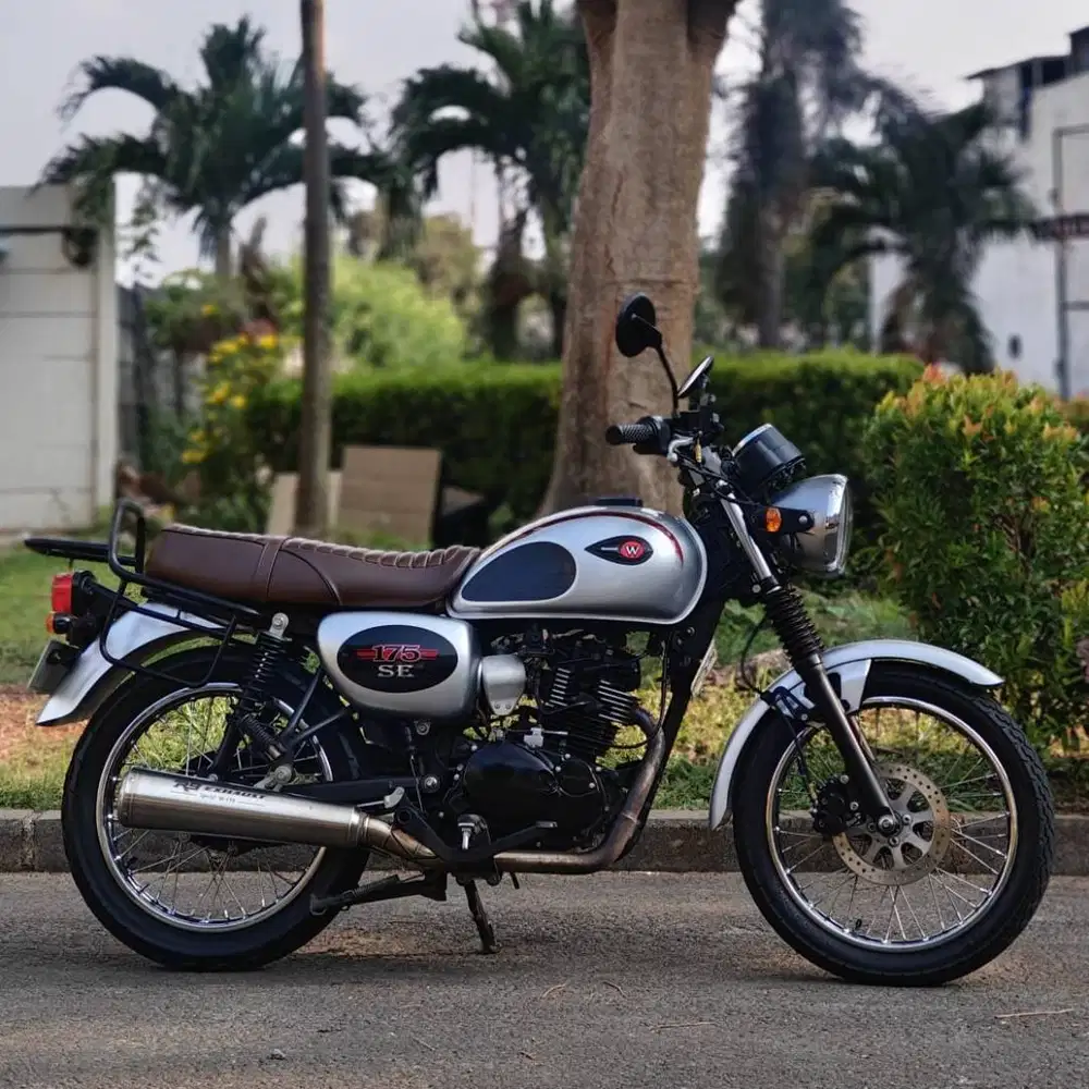 KAWASAKI W175 SE SILVER 2022 KM 9K PAJAK PANJANG LIKE NEW