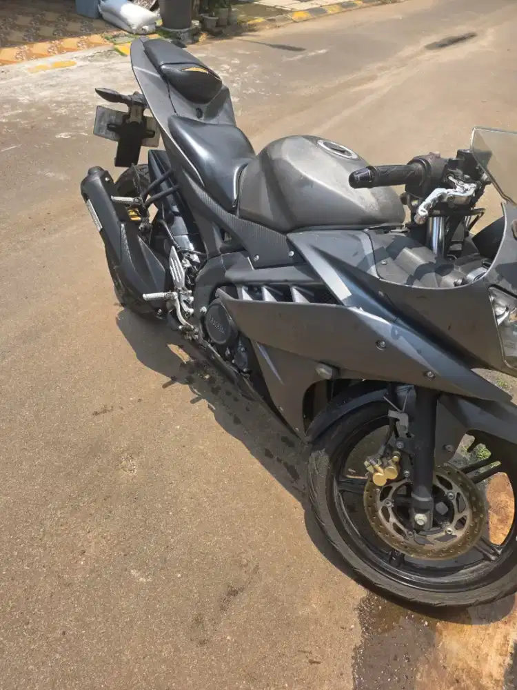 Yamaha R15 V2 Low km