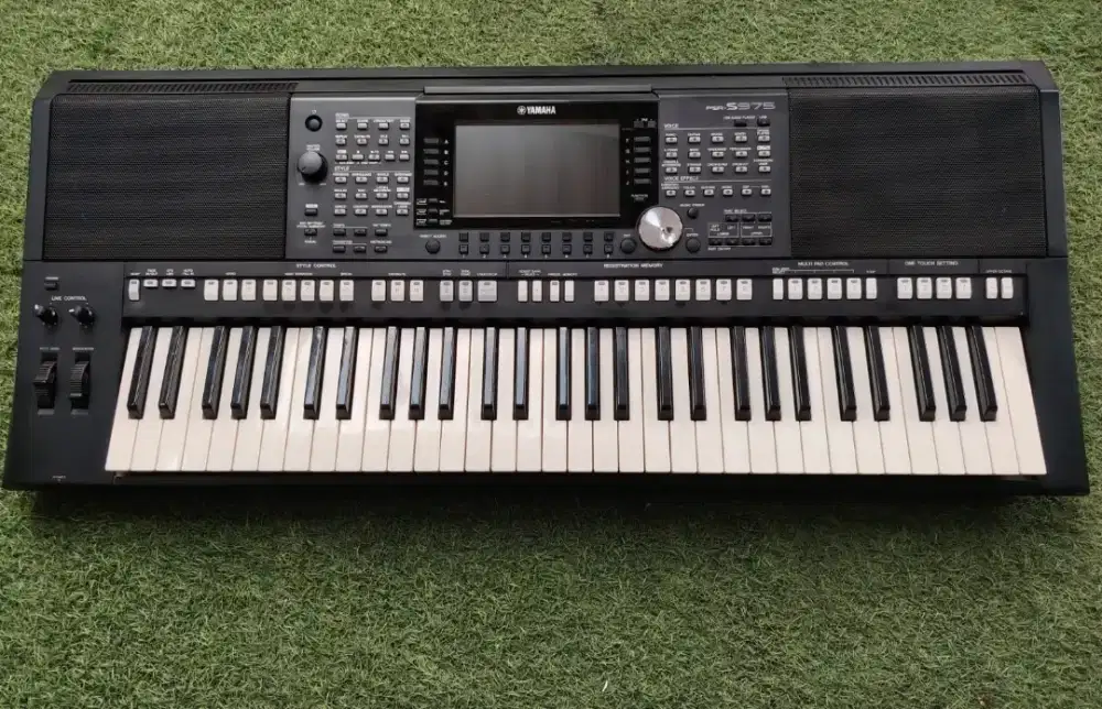 Yamaha PSR-S975