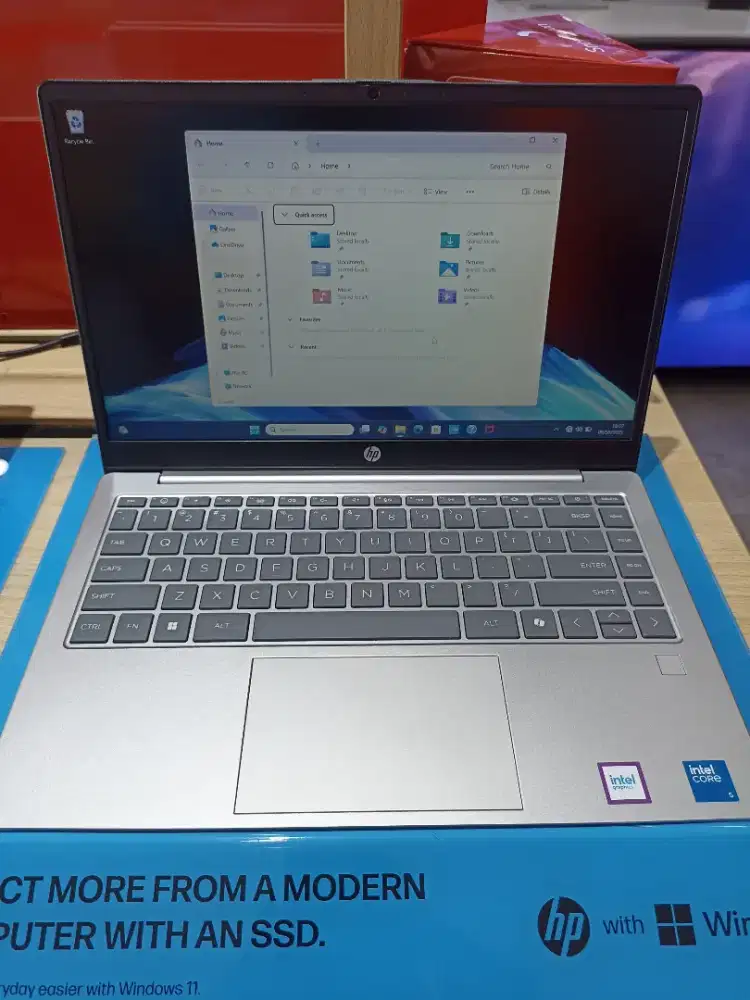 Laptop HP 14-EP1733