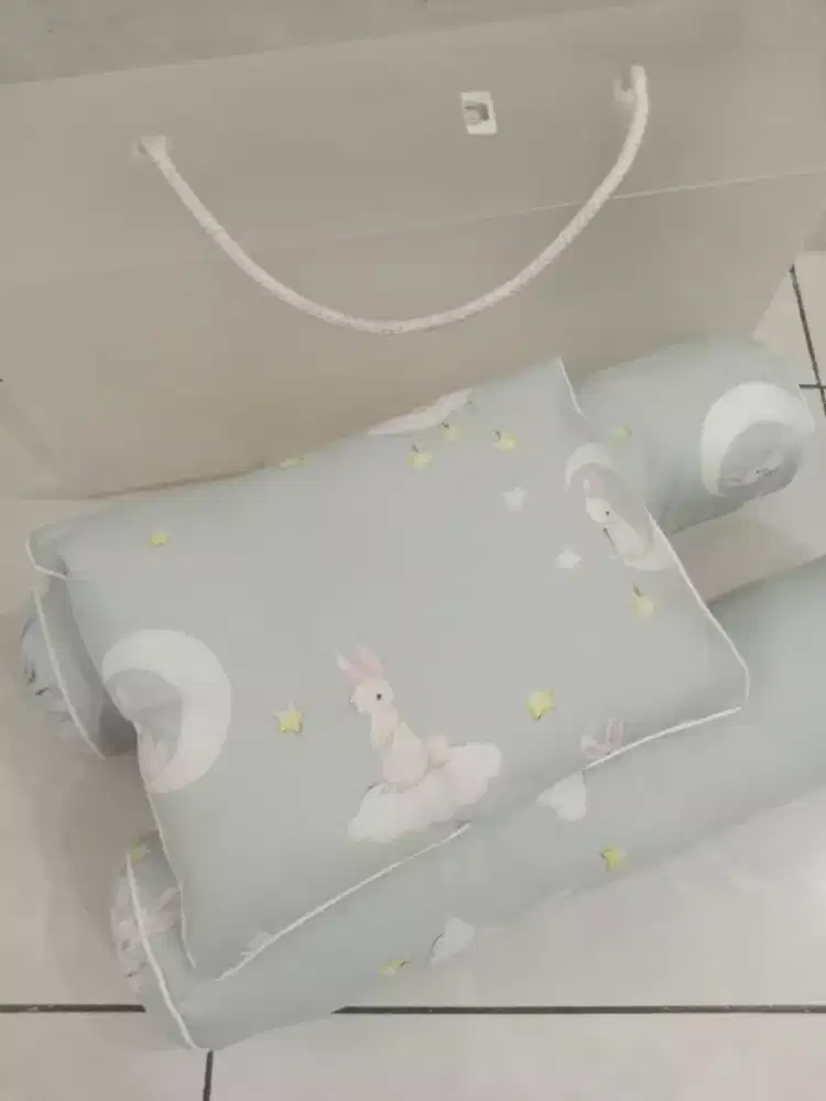 Bantal Dan Guling Bayi