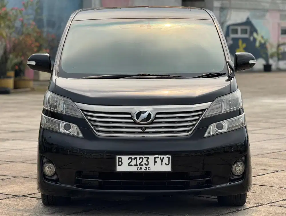 Toyota Vellfire 2.4 V CBU AT 2011
