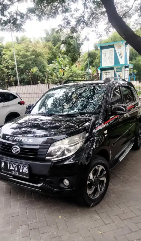 Jual Daihatsu Terios 1.5 X EXTRA manual Hitam metalik