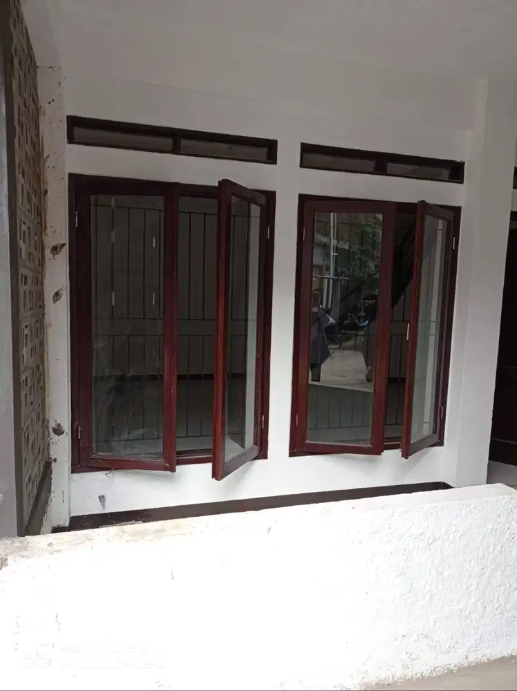 Rumah siap huni di pusat Kota Bandung, Jl. Karapitan Gang UNI