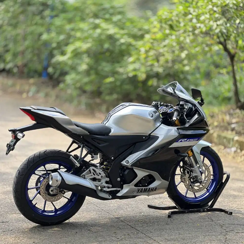 KEREN ABIS! YAMAHA R15M ABS QS SILVER 2023 KM 8K PAJAK PANJANG GRES