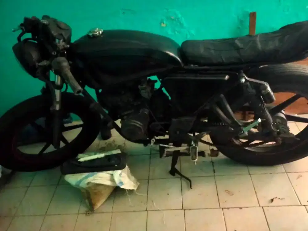 Di jual motor cafe racer mesin TVS 160