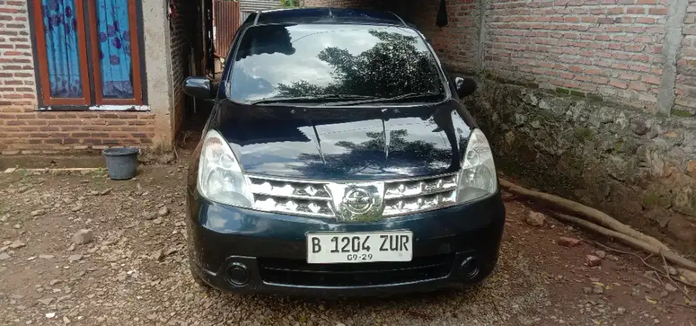 Grand Livina sv