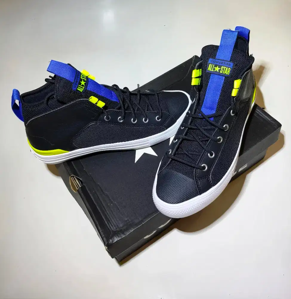 Sepatu Converse Ultra Mid HI Black