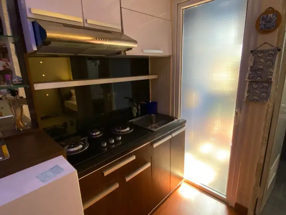 2 KAMAR FURNISHED LENGKAP APARTEMEN GREEN PRAMUKA TOWER CHRYSANT LANTAI DUA INCLUDE IPL
