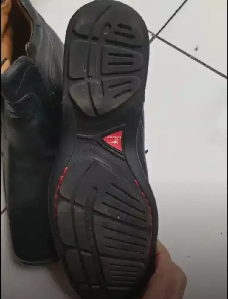 sepatu buat ngantor merk kangoroo mulus