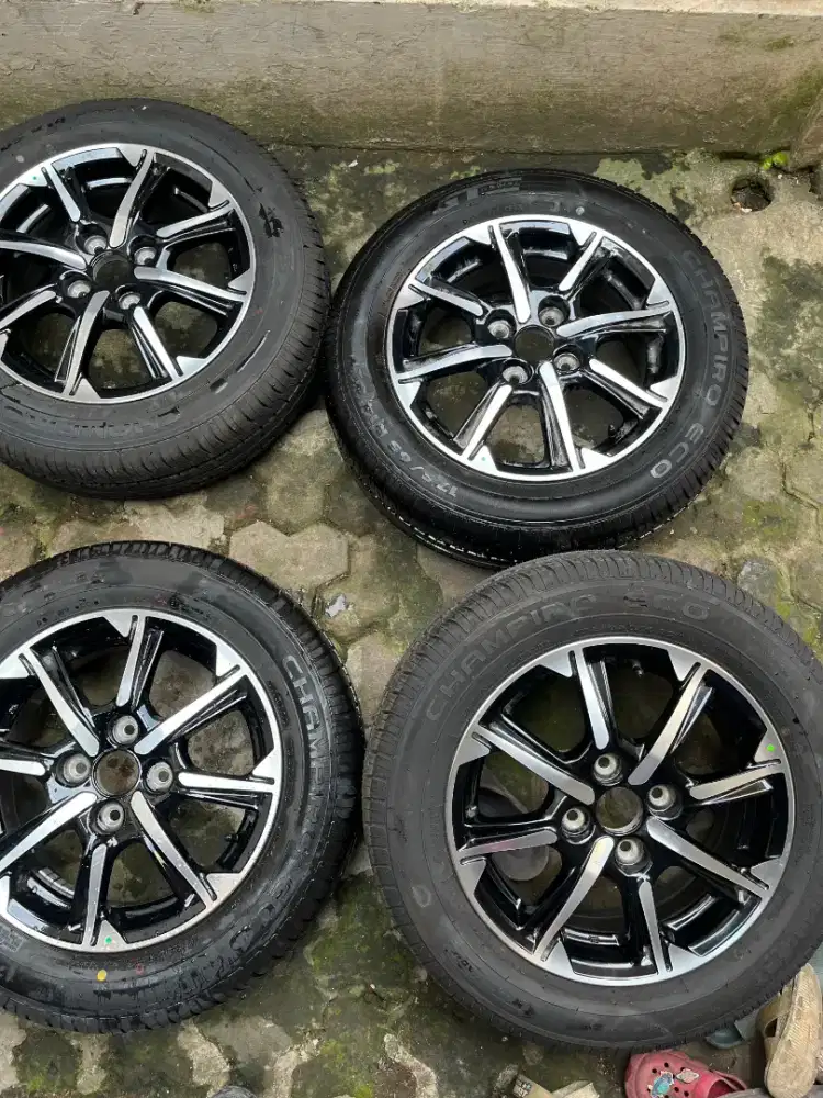 DIJUAL VELG ORIGINAL calya sigra FACELIFT TAHUN 2024