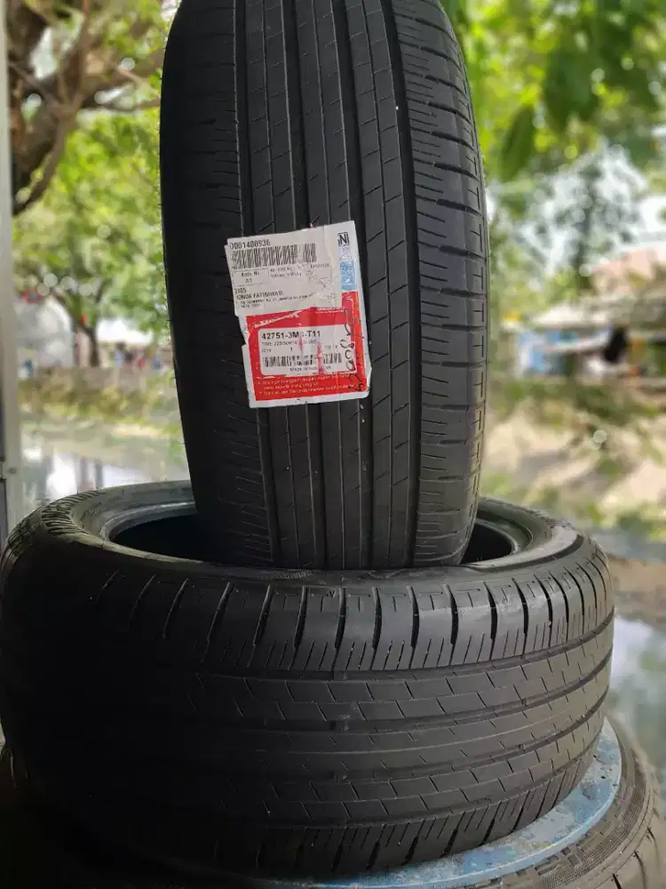 Jual ban mobil masih sangat bagus