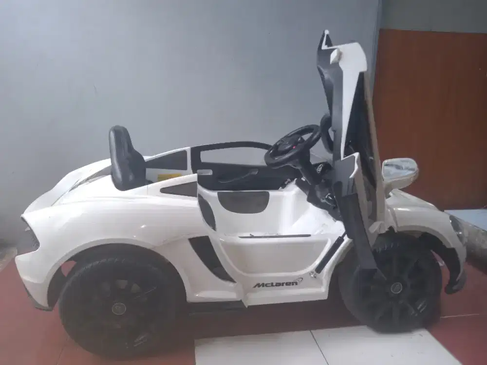Mobilan remote aki anak mclaren