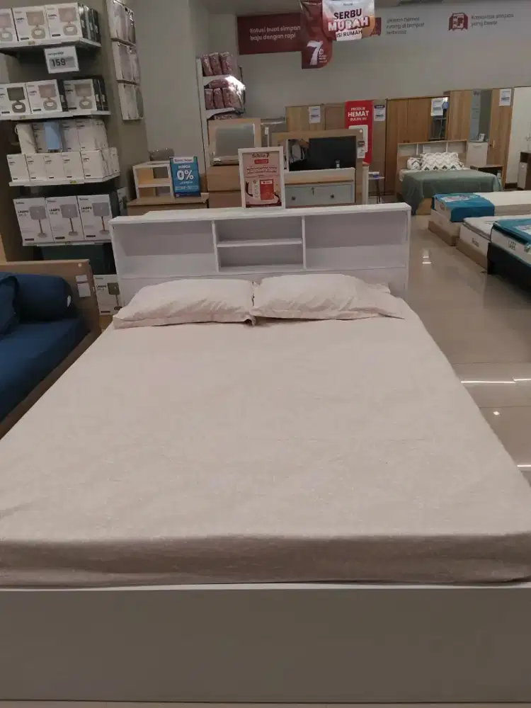 Set tempat tidur selma