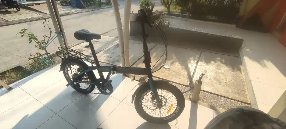 Sepeda lipat Genio abu-abu dijual Cepat