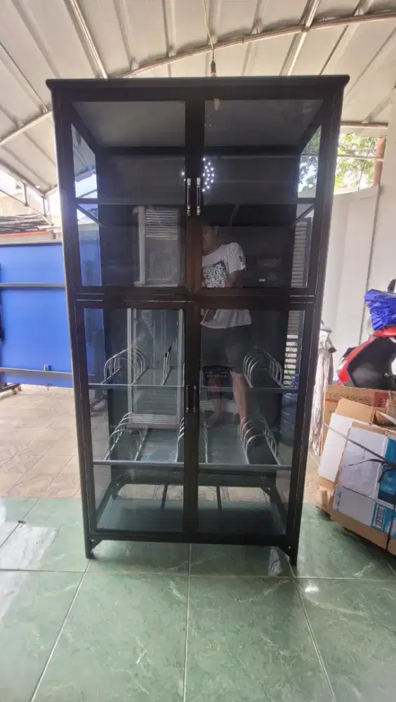Etalase 2 unit & 1 Rak piring alumunium