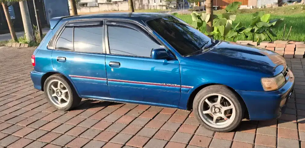 Dijual Mobil Toyota Starlet Warna Biru Favorit Tahun1996