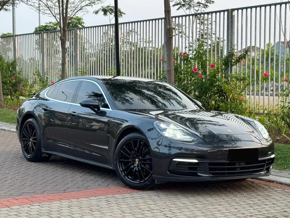 Porsche Panamera 4s Turbo Low ODO 2017