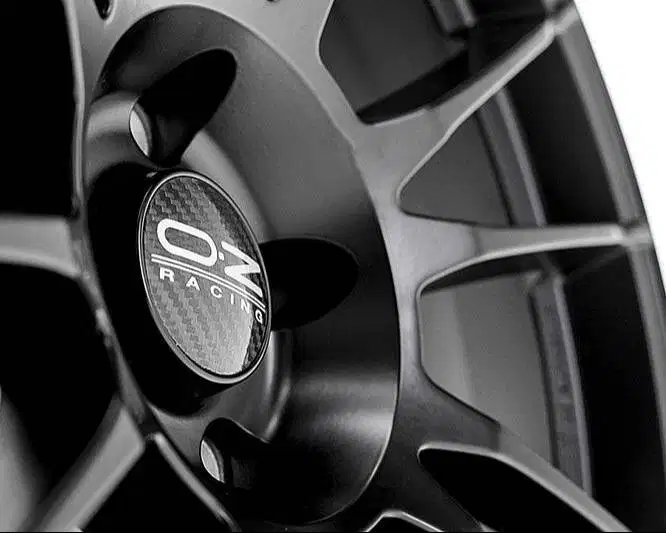 Velg OZ Racing 17 Inch – Kondisi Istimewa, Gaya Sport Premium!