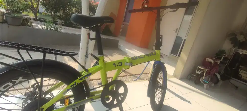 Sepeda lipat genio warna kuning stabilo dijual cepat