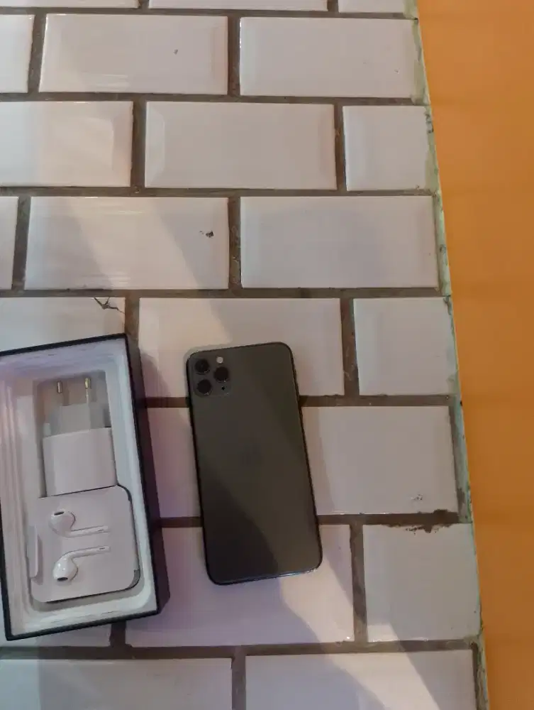 Iphone 11 pro max 256gb baru elegan