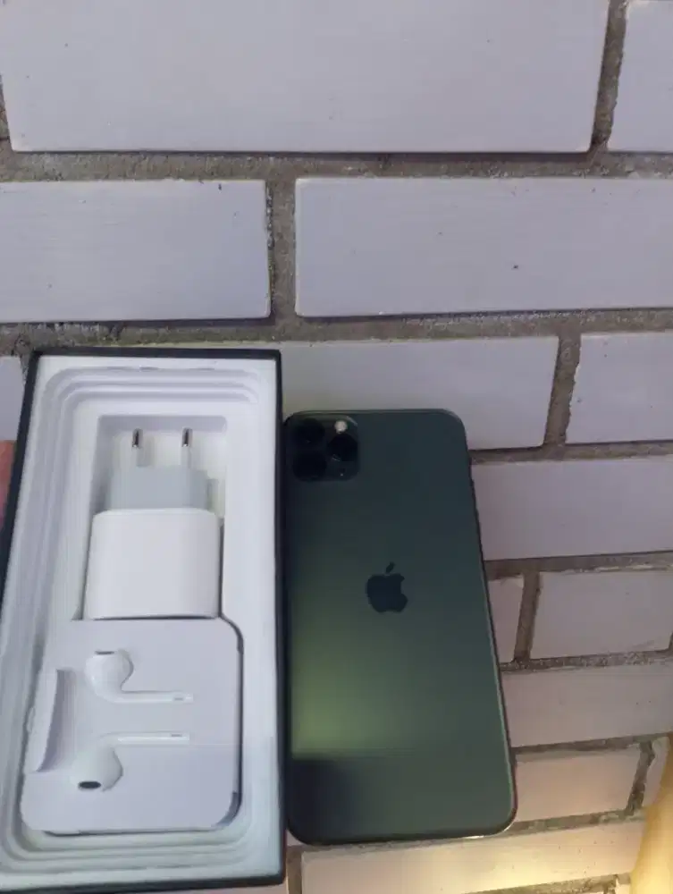 Iphone 11 pro max 256gb iklan ada barang ada new
