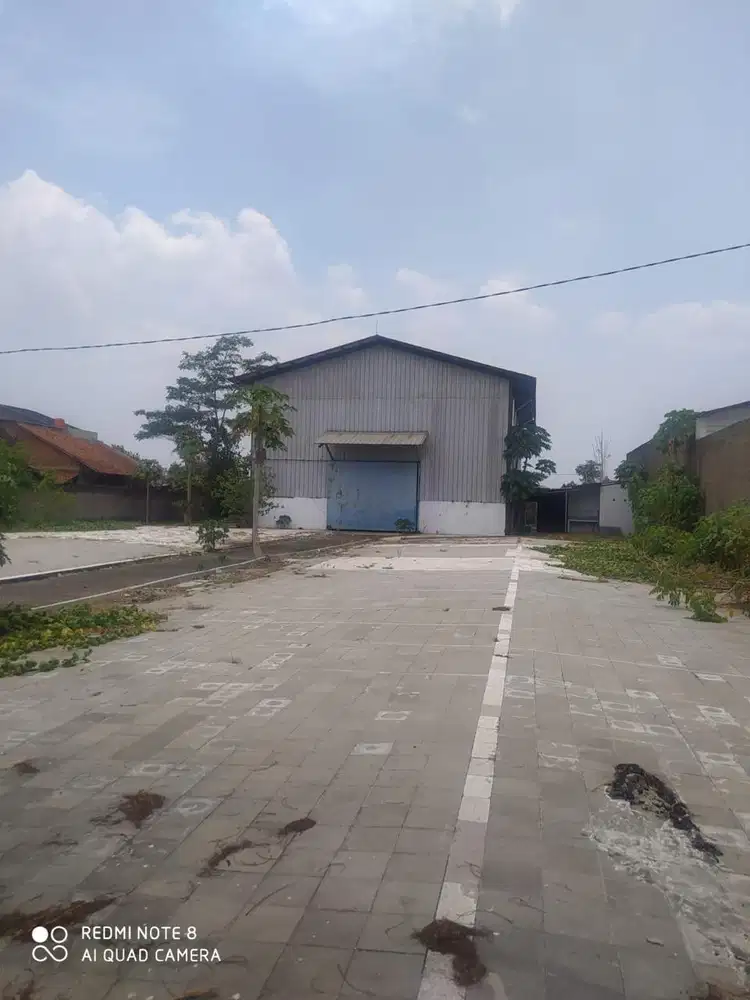 Di Jual tanah dan bangunan