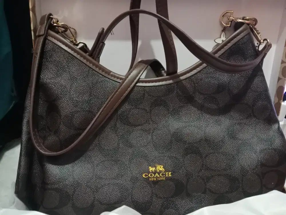 Tas coach hobo coklat