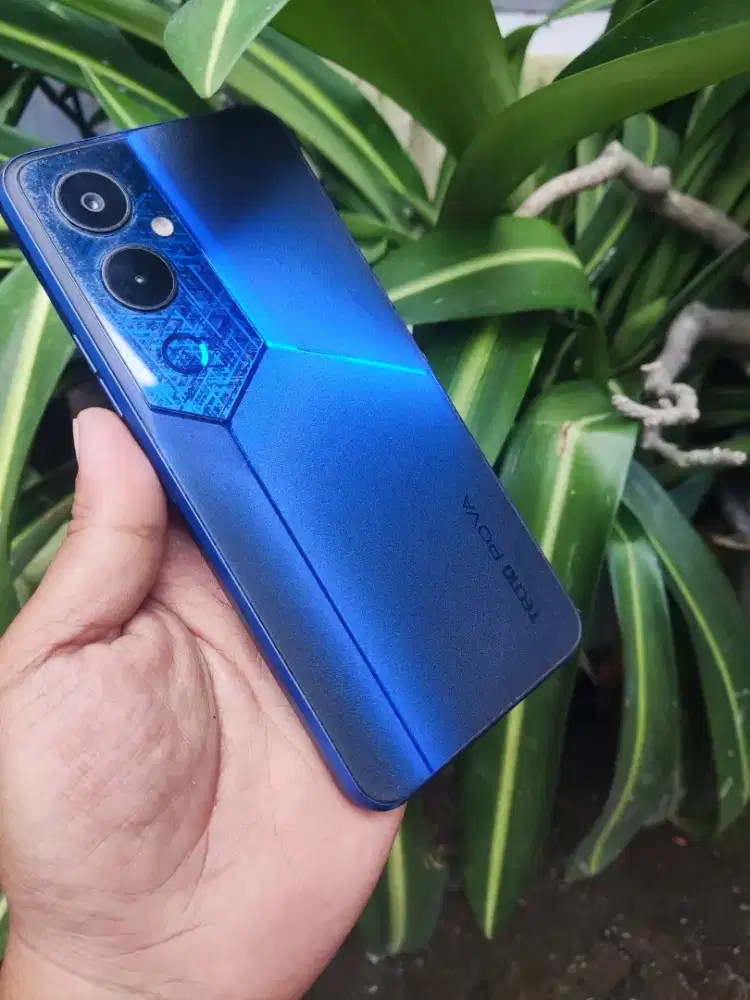 TECHNO POVA 4 PRO LAYAR AMOLED 8+8/256