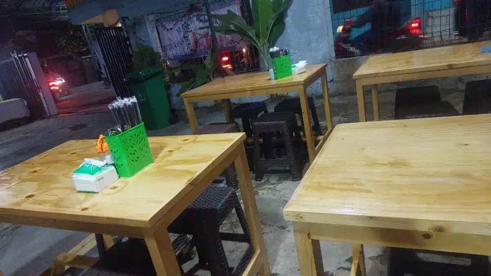 Meja Makan/Meja Kayu