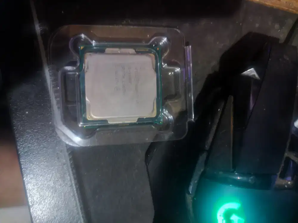 Intel Core i5 9400F coffe Lake Gen 9 Soket 1151 Kondisi Normal