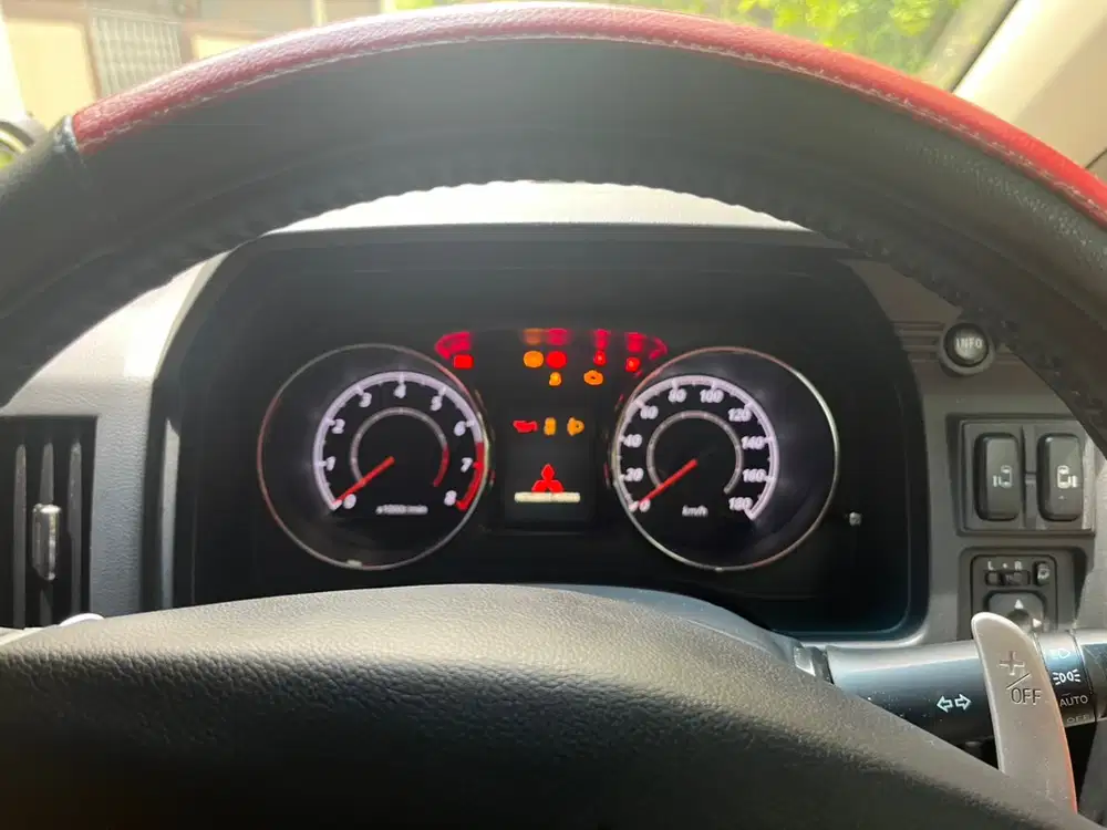 Mitsubishi Delica 2015 Bensin