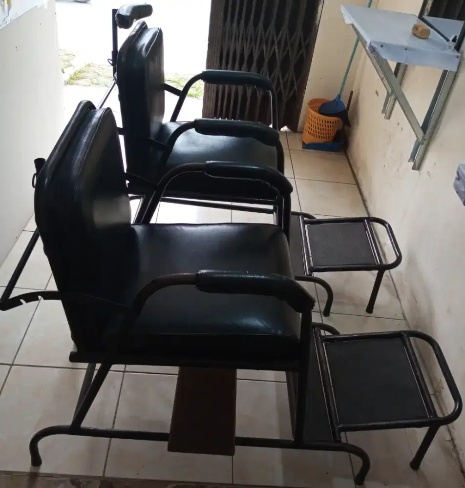 DI JUAL KURSI PANGKAS RAMBUT 2 PCS