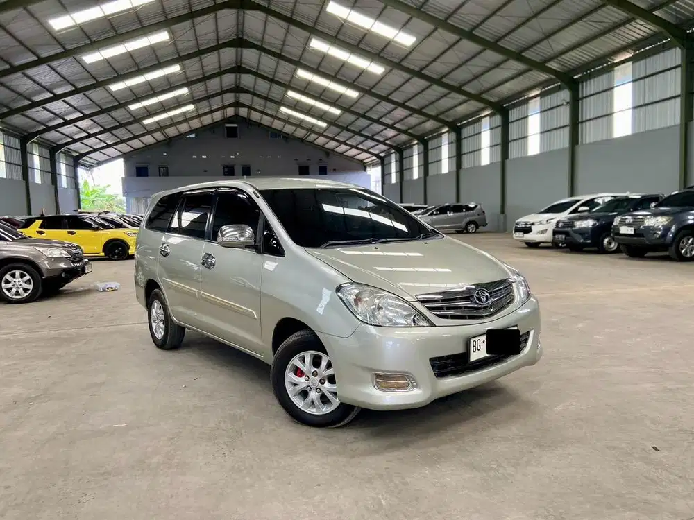 Toyota Innova 2.0 G 2010 / 2011 MT Manual, Sangat terawat