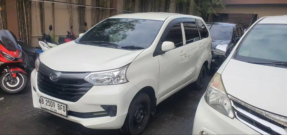 Di jual xenia 1000cc , 2015 .