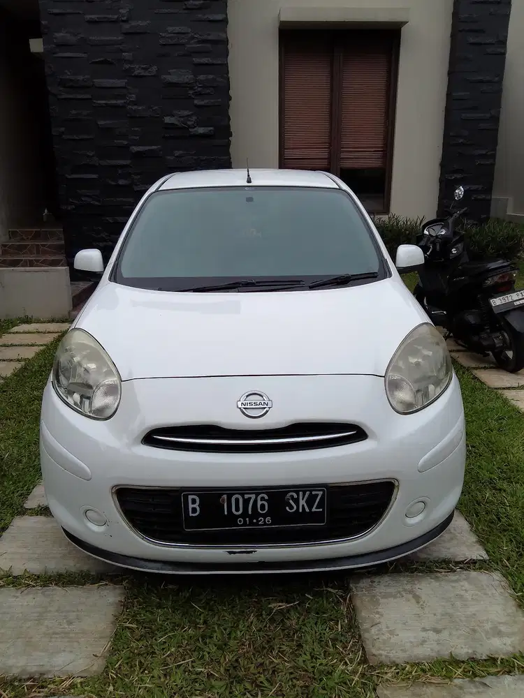 Nissan March 2010 Bensin
