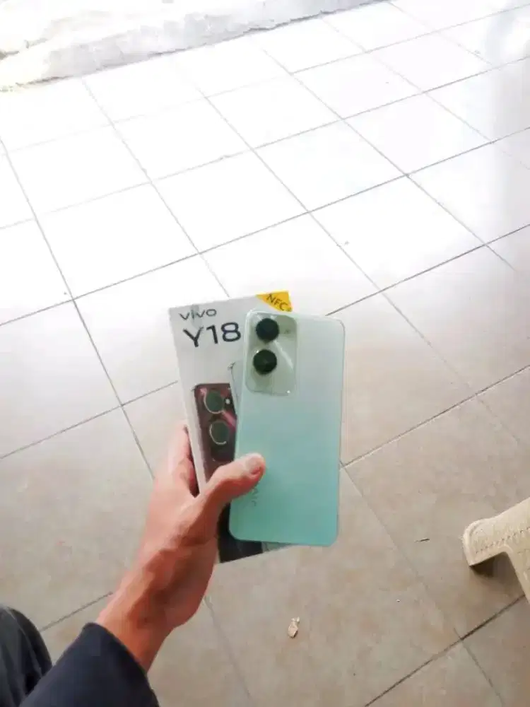 Hp / handphone vivo y 18