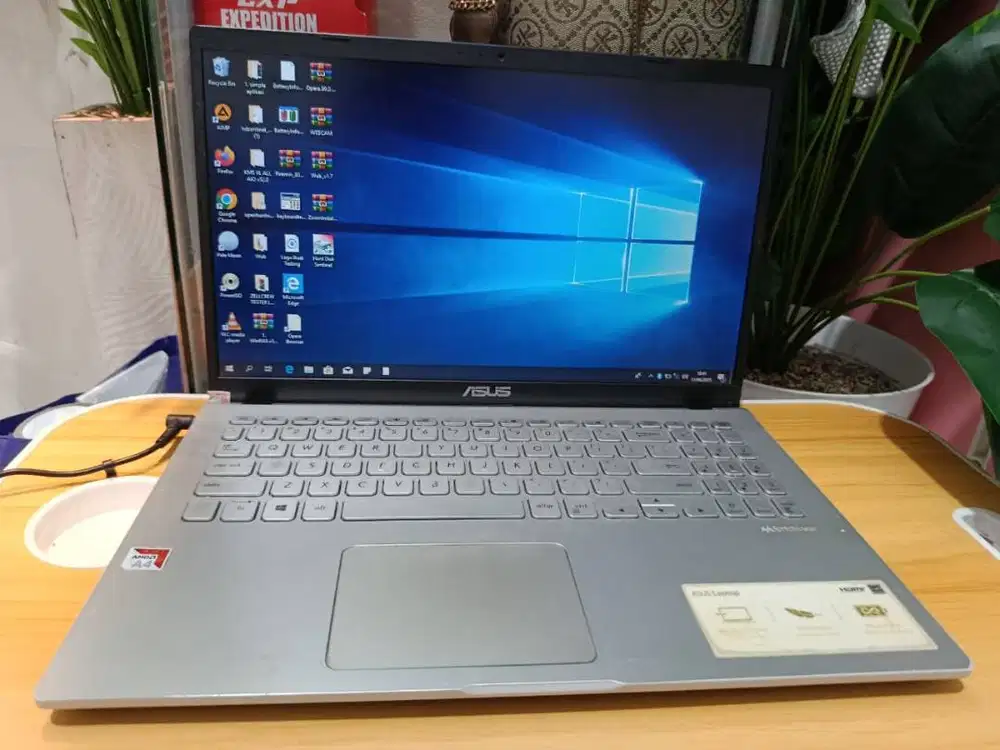 Laptop Asus M509B   Processor AMD A4-9125 RADEON  R3 2.3GHz Ram 8